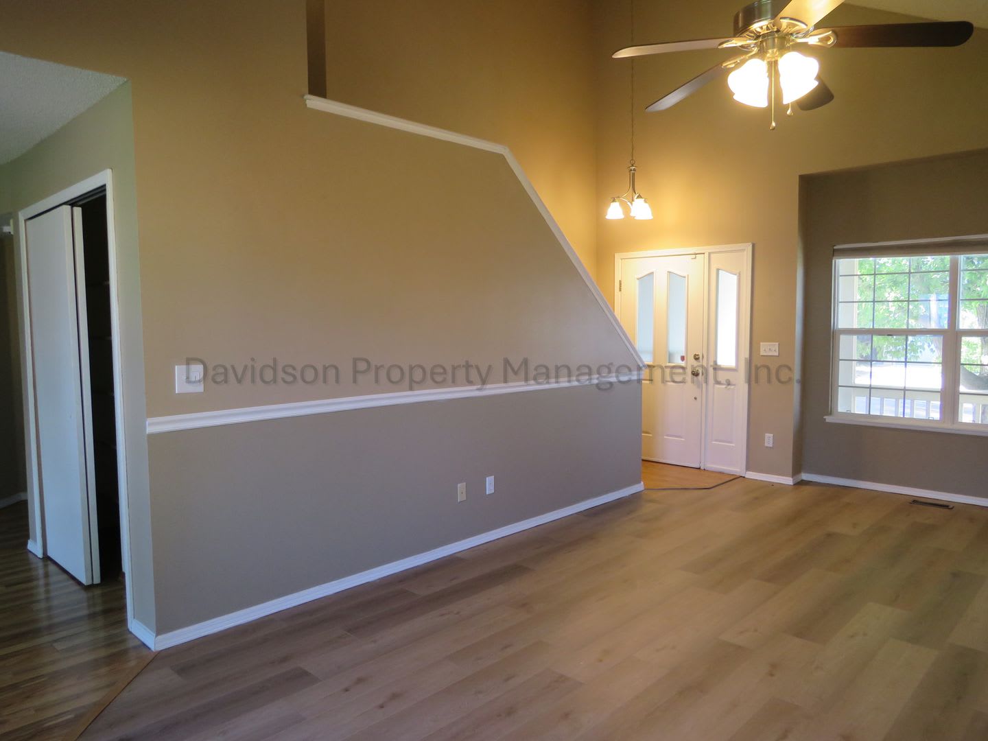 Beautiful 4 Bedroom House In Eastern Colorado Springs – photo 3