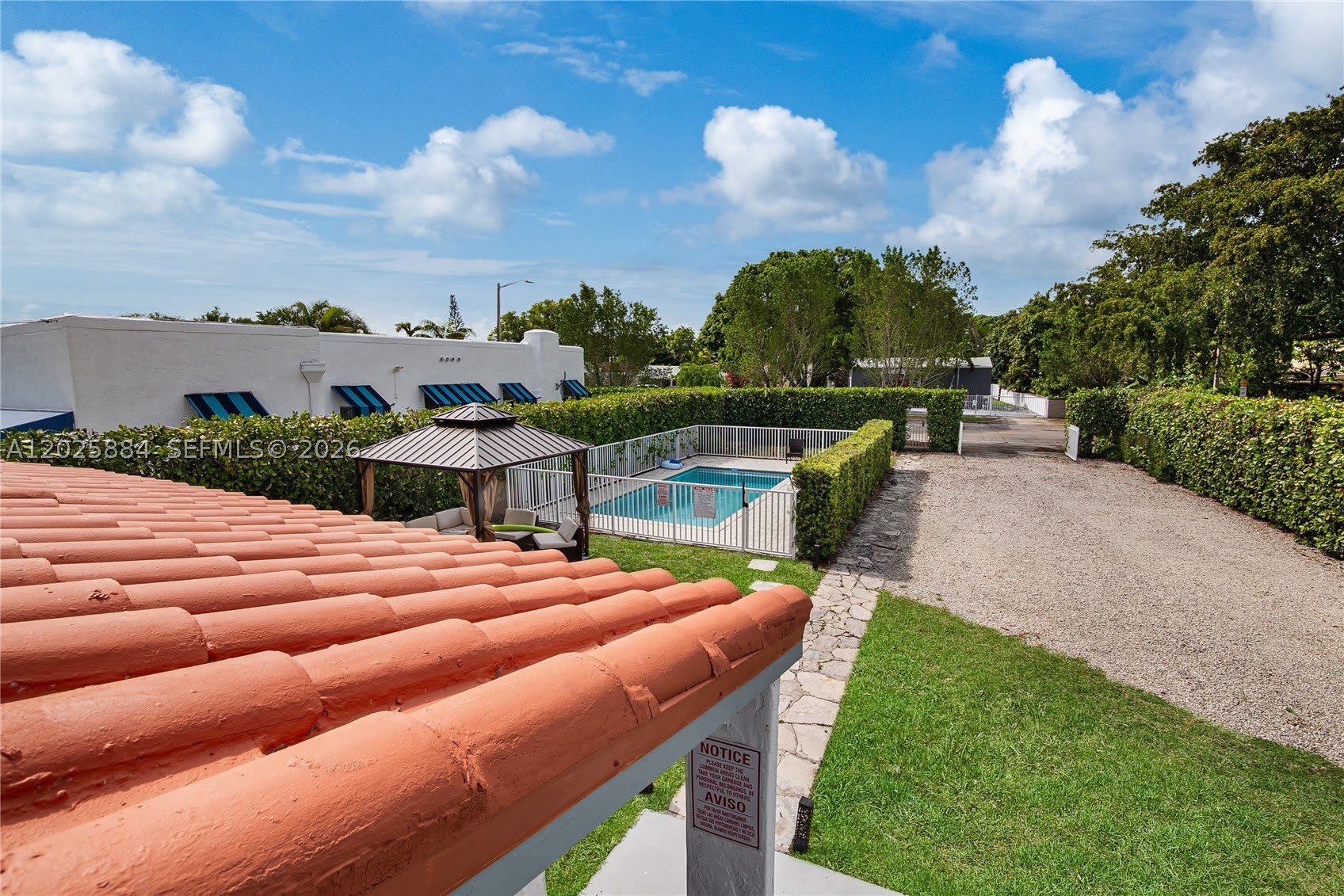 2255 SW 10th St – photo 4