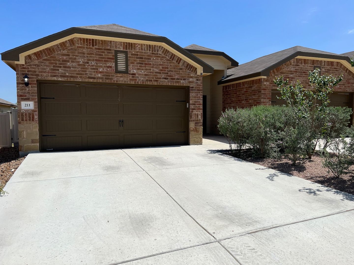 Beautiful Luxury Duplex in NBTX! – photo 1