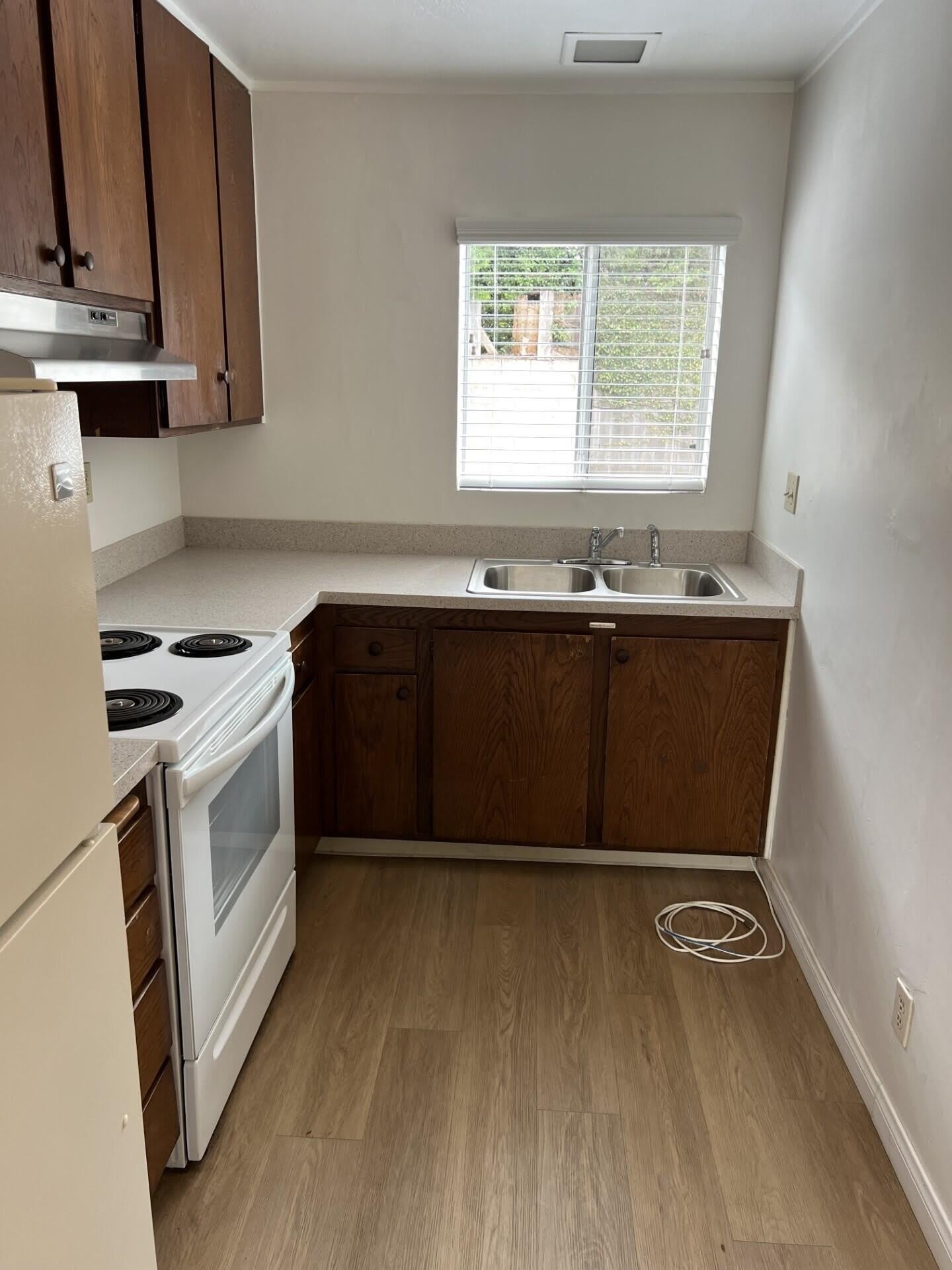 966 Concha Loma Drive – photo 4