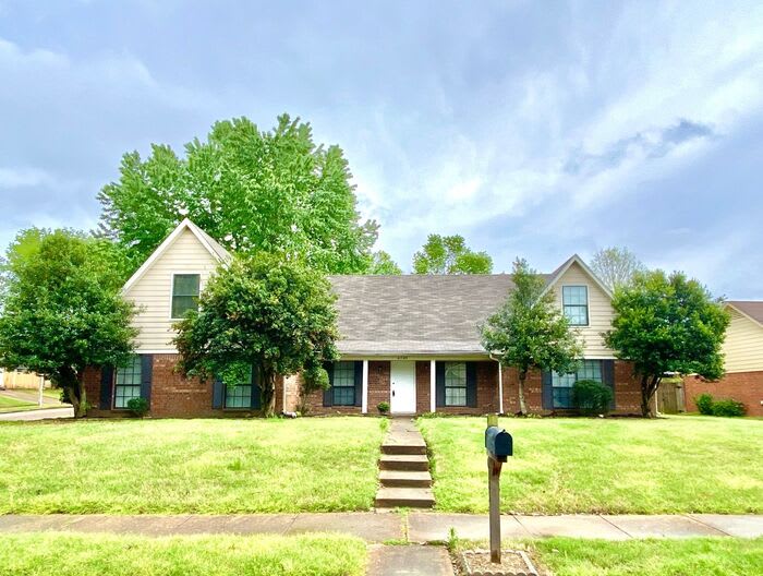 6383 Eastbrier Drive – photo 2
