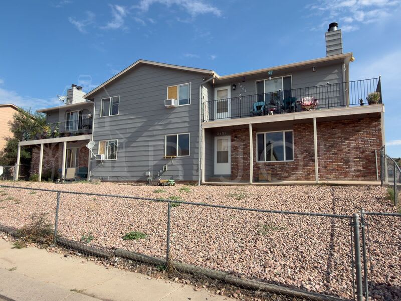 2405 Split Rock Dr – photo 2