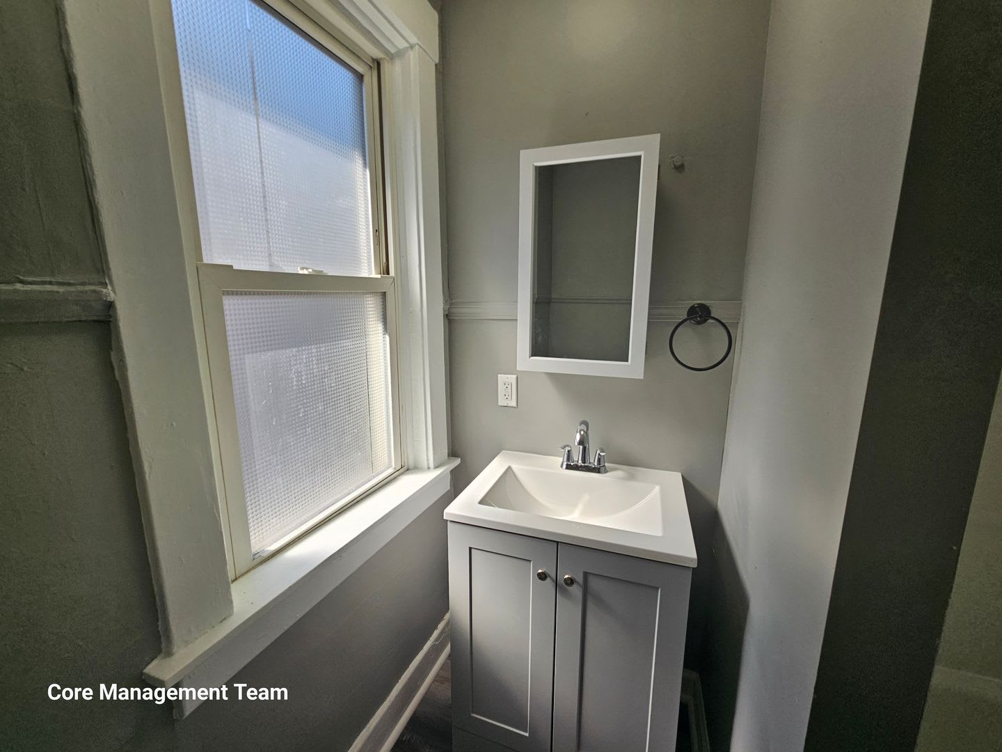 Updated 1 Bedroom 1 Bath Apartment For Rent – photo 3