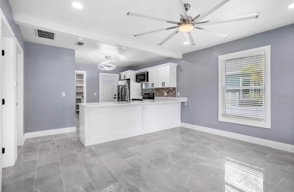 8907 N BOULEVARD – photo 3