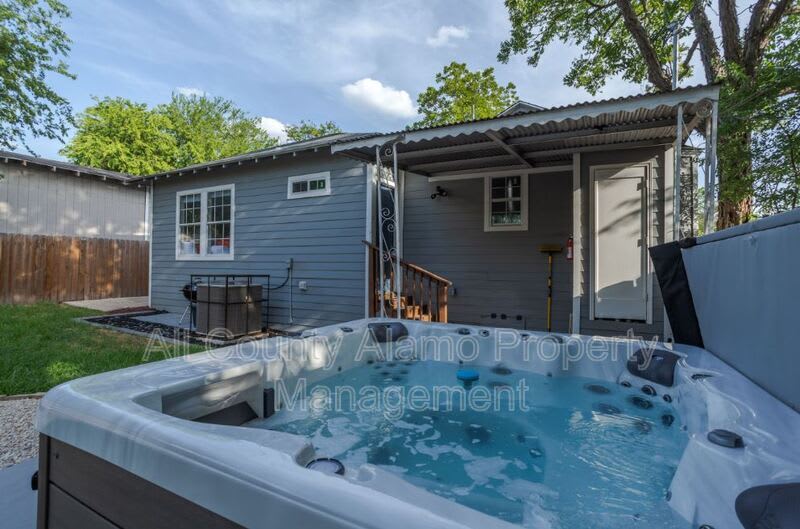 1031 Gramercy Pl – photo 5
