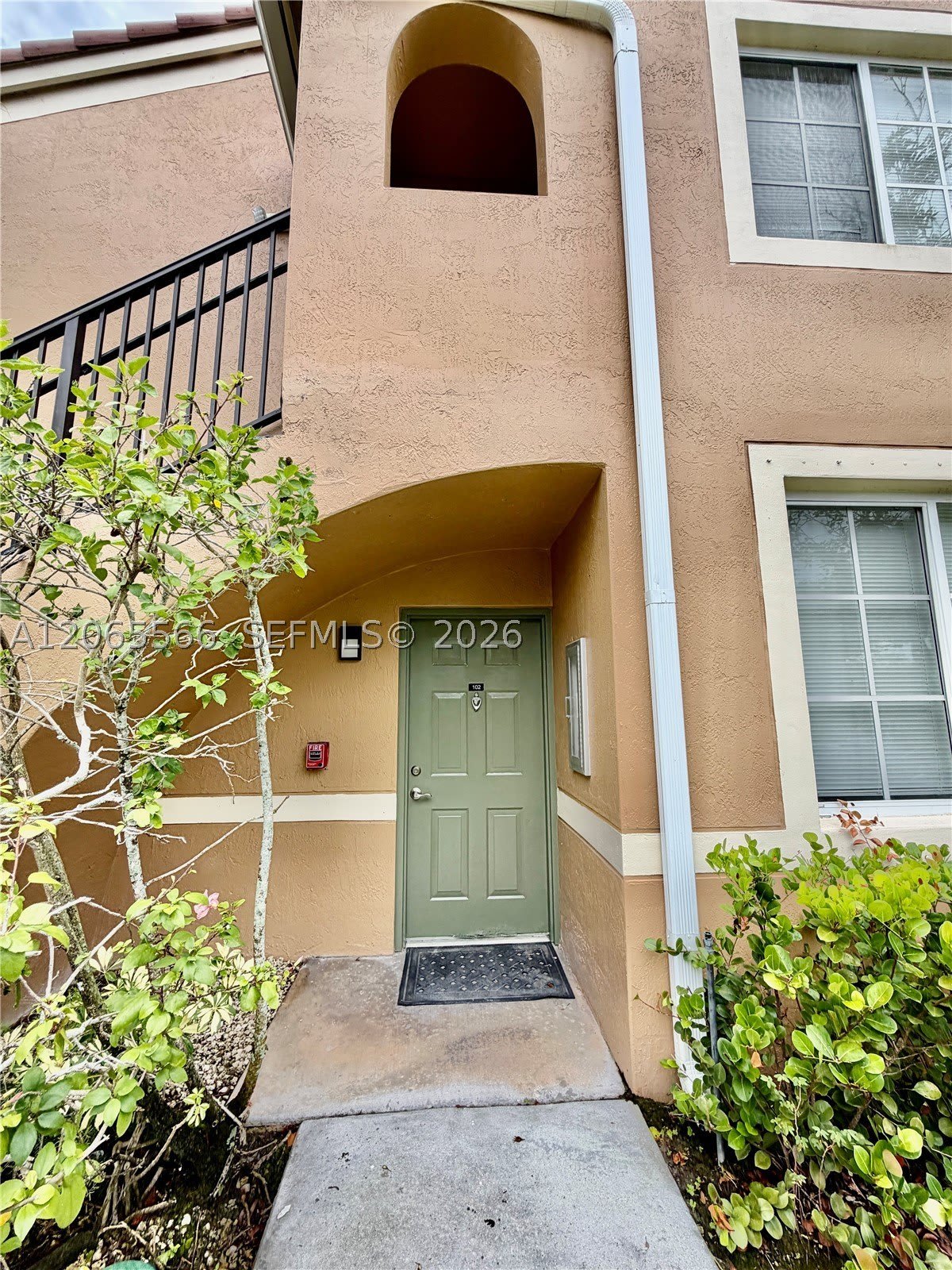 8010 N Nob Hill Rd – photo 3