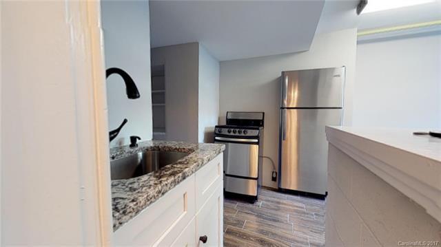 Amazing light filled studio apartment on the Trolley line in the historic Elizabeth neighborhood! – photo 2