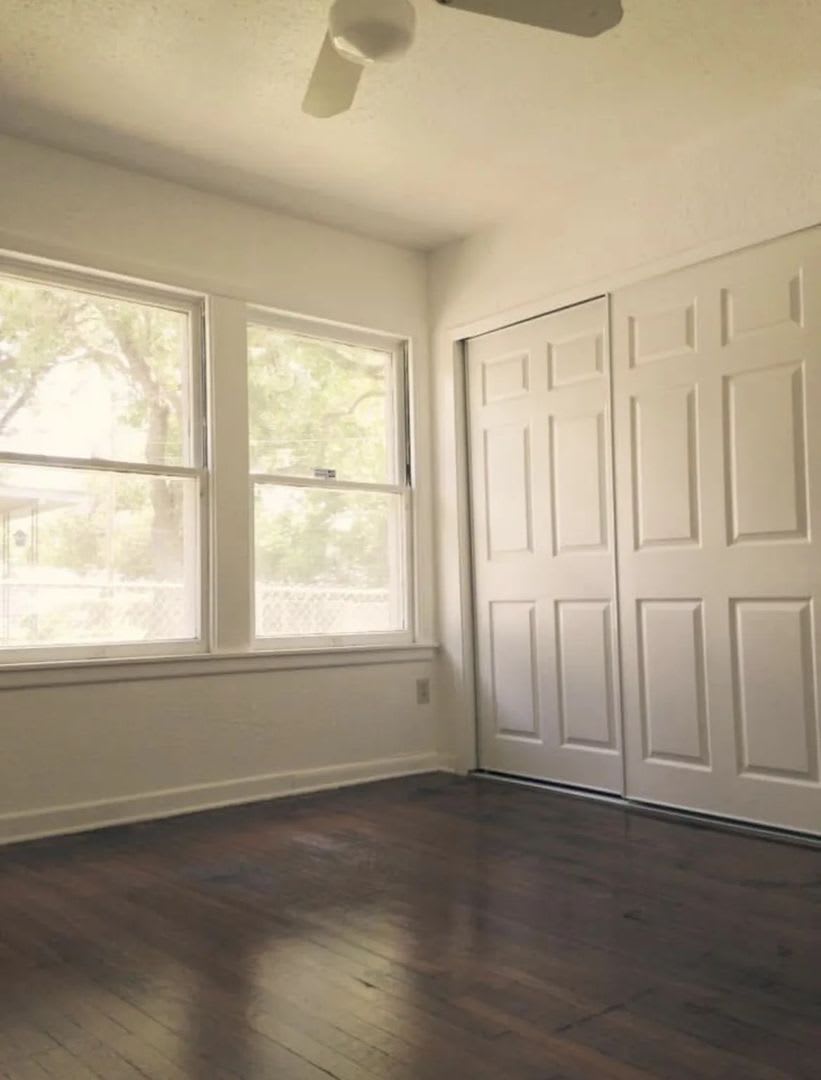 Room in 4 Bedroom Home in San Antonio – photo 5