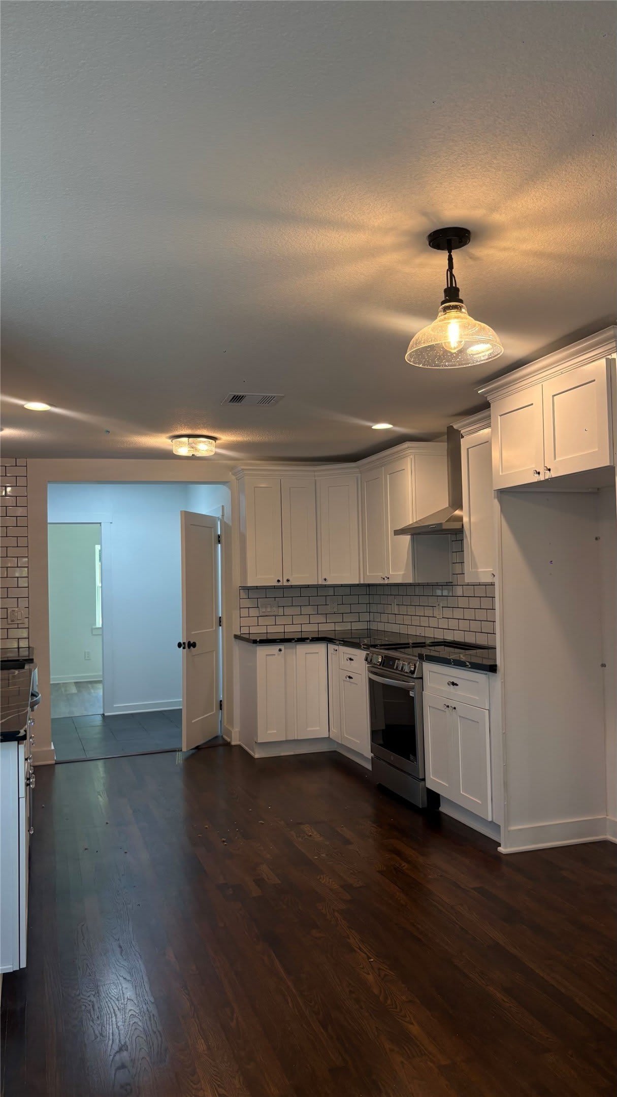 2806 Windsor Avenue – photo 4