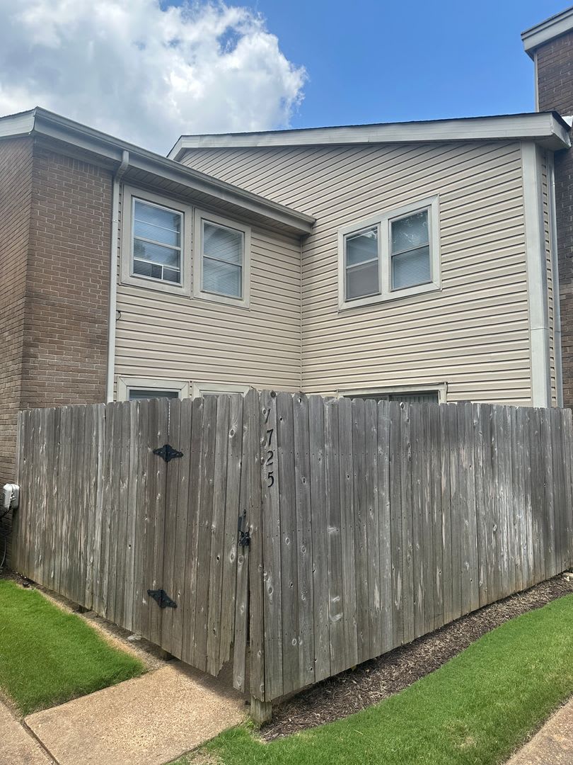 2BD/1.5BA Townhouse located on the Germantown/Memphis Line! – photo 1