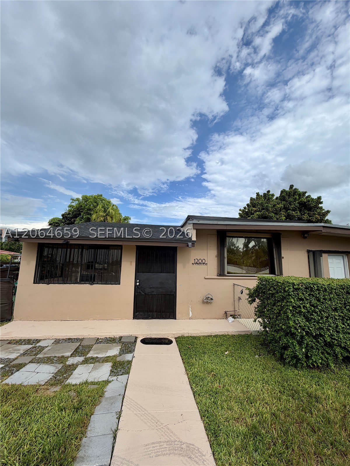 1200 NW 37th Ave – photo 2