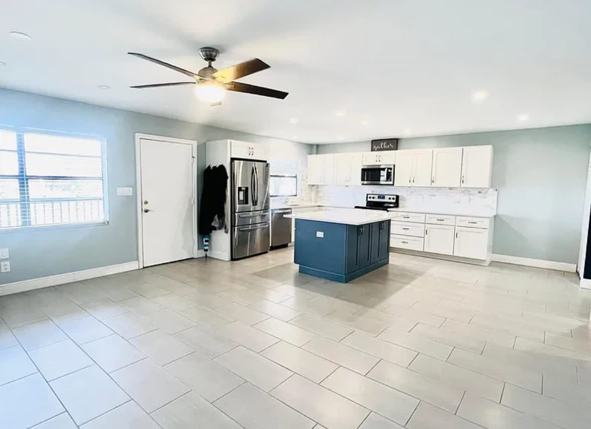 12500 Capri Cir N – photo 2