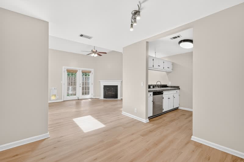 440 English Ivy Drive – photo 3