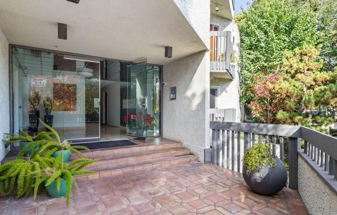 8577 Rugby Dr Apt 101 – photo 2