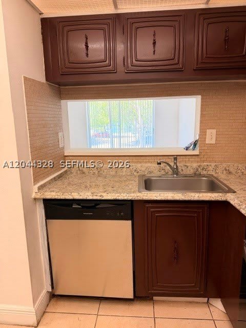 498 NW 165th St Rd – photo 3