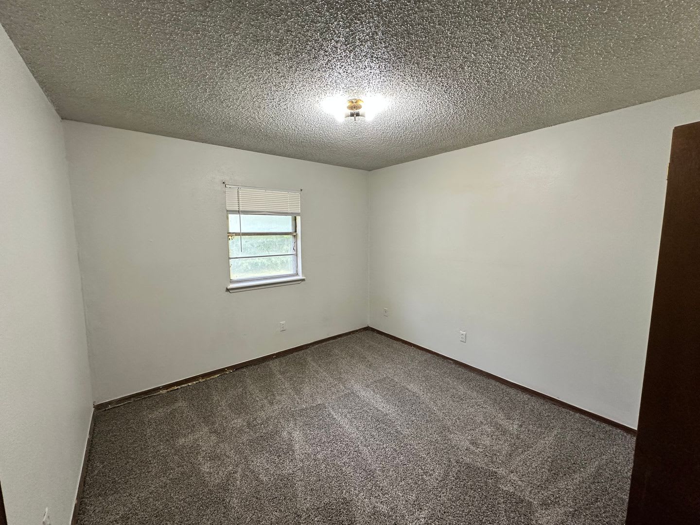 Charming 2 Bed, 1 Bath Near OU Campus – photo 4