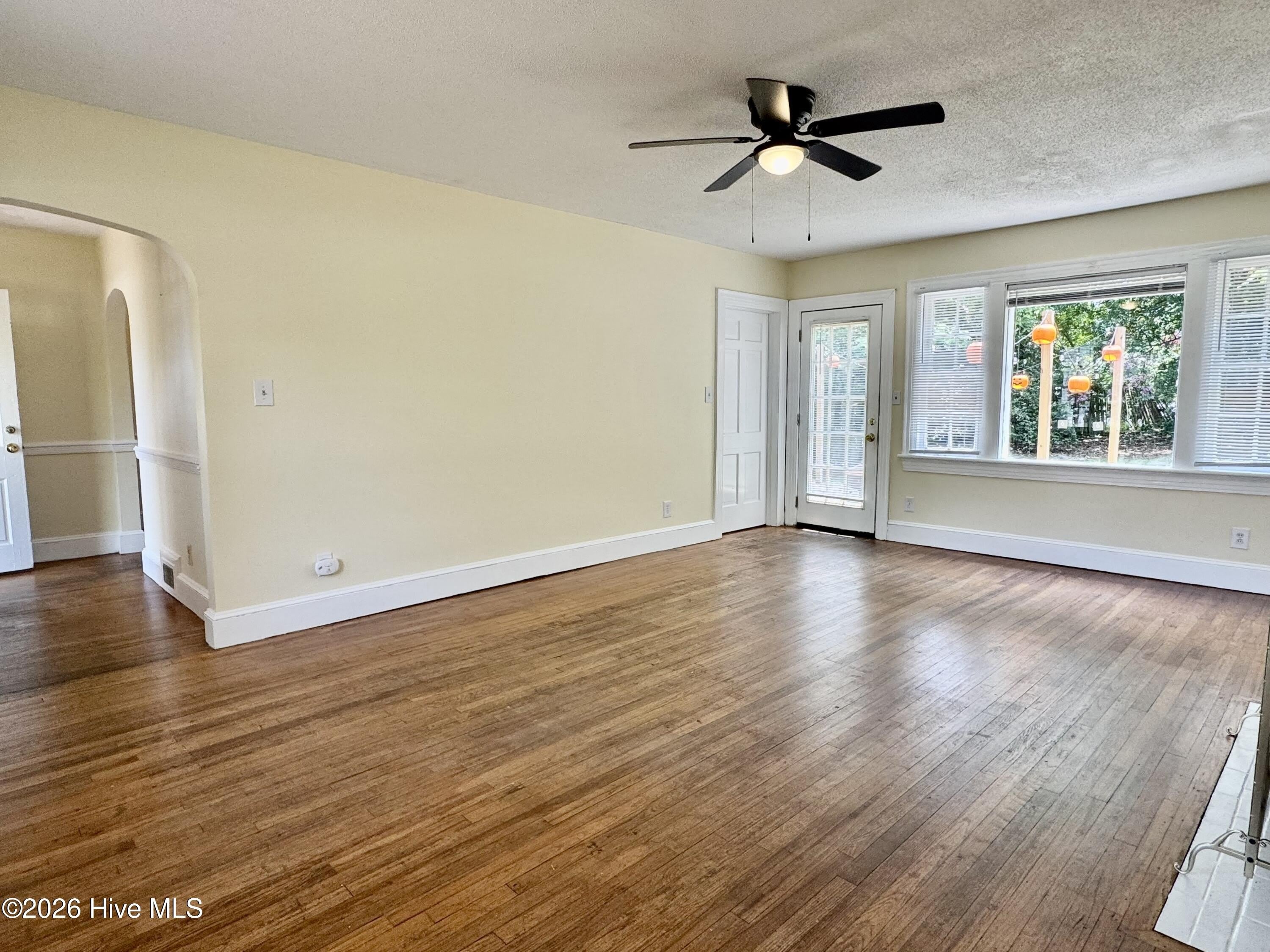 1912 E 4th Street – photo 3