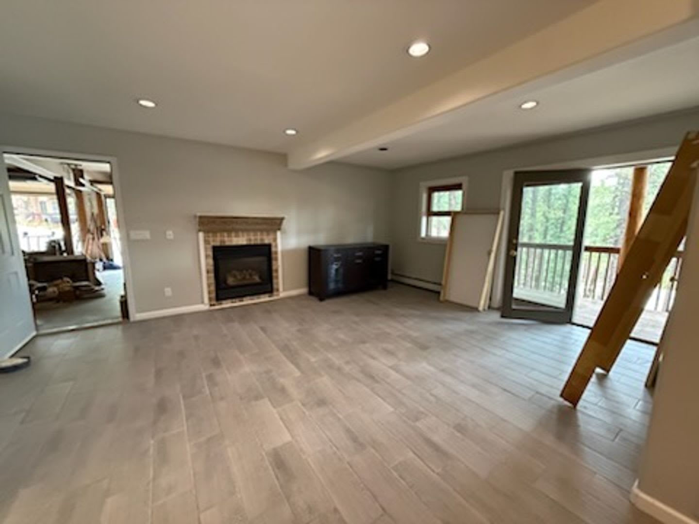 Beautiful First Floor Apartment Available in August! – photo 4