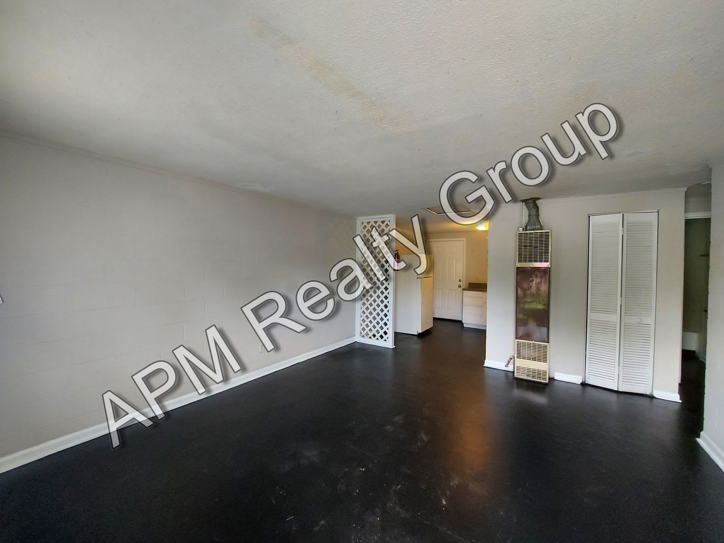 Renovated Two Bedroom Near Harden Street 50 Off First Month S Rent – photo 4