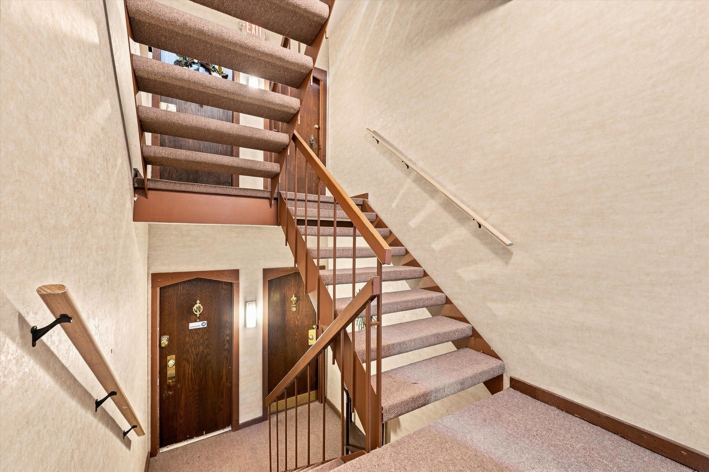 893 Cliffs Drive – photo 5
