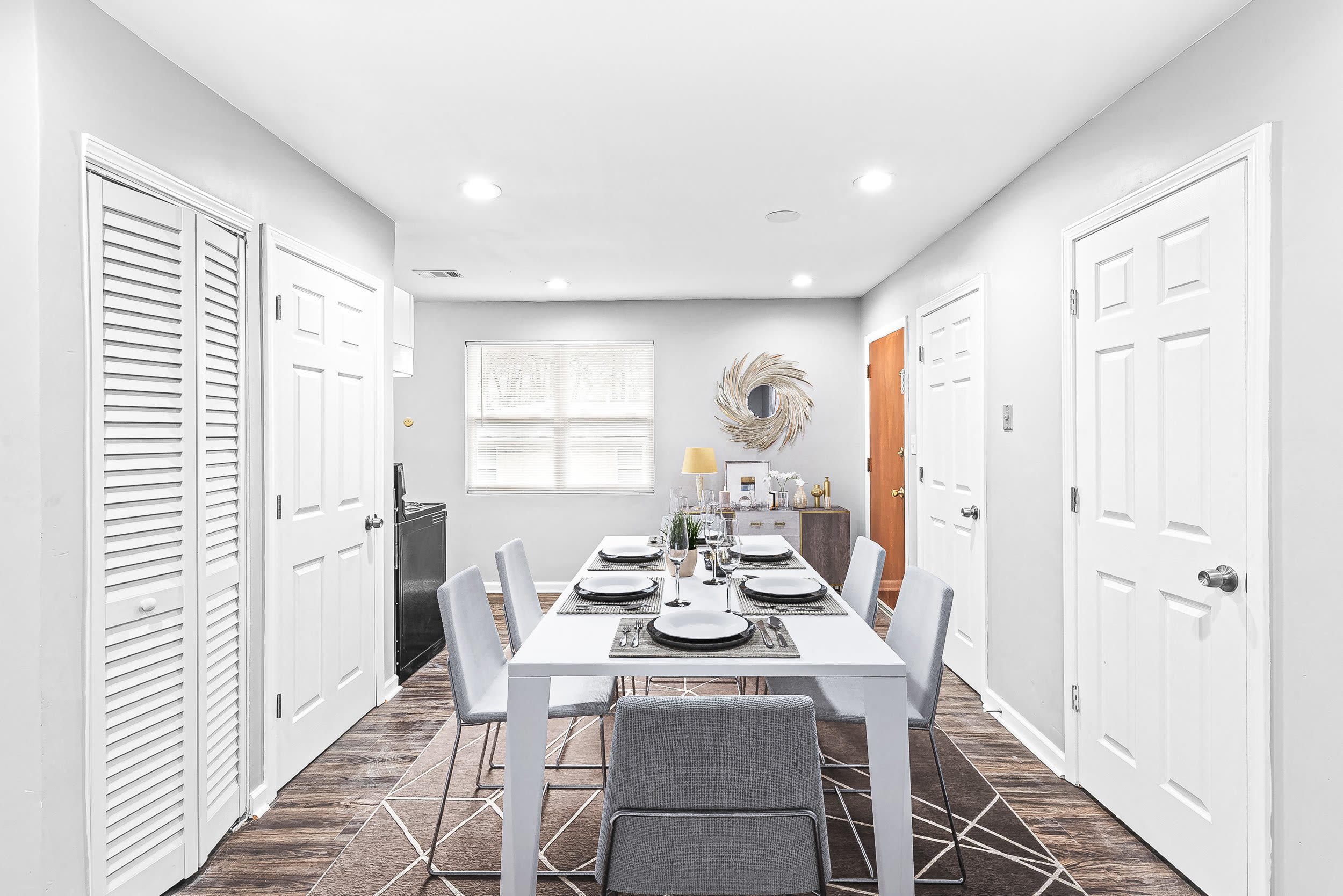 Georgian Oaks Apartments – photo 2