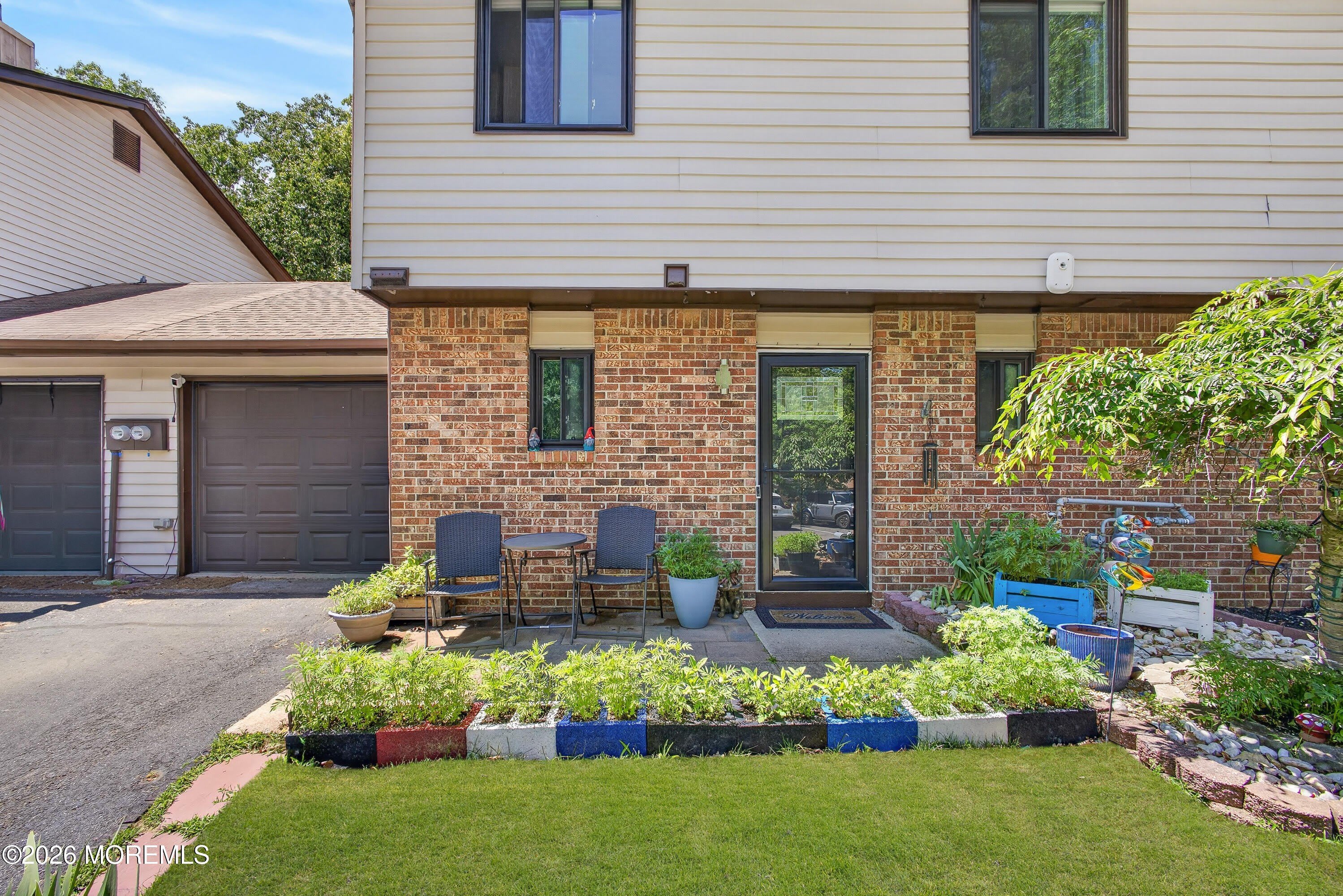 6 Swan Road – photo 1