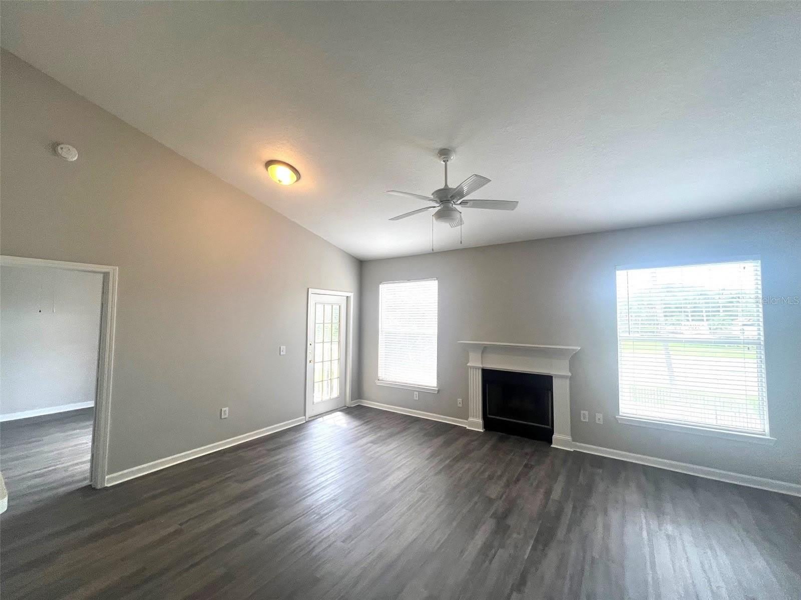 18046 VILLA CREEK Drive – photo 5
