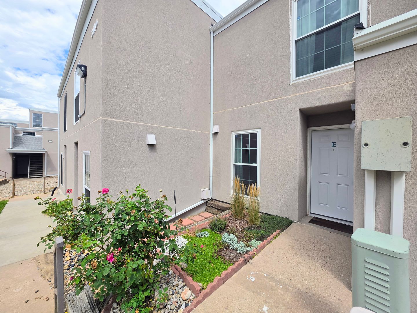 Utilities Included! Charming 2-Bed, 2-Bath Condo in Colorado Springs – photo 1