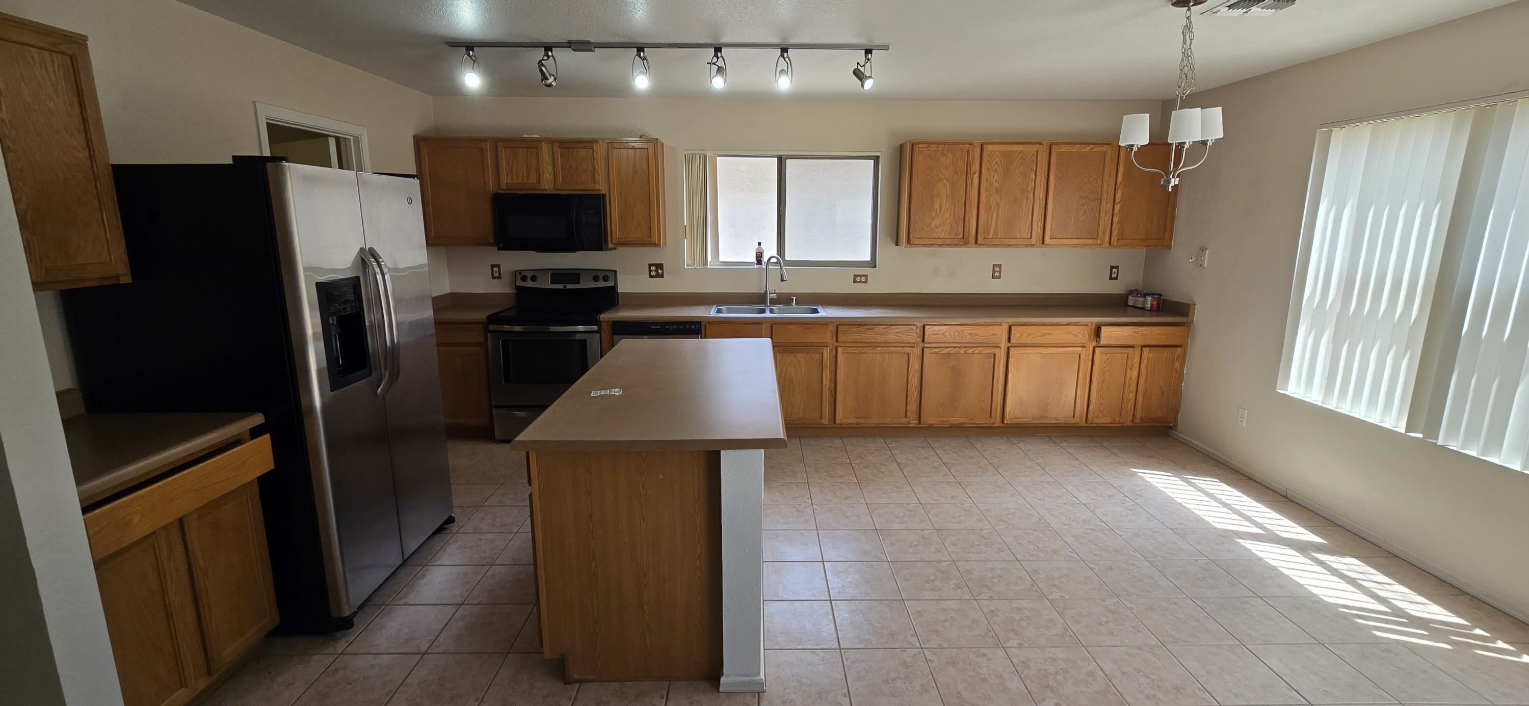 2369 East 35th Avenue – photo 3