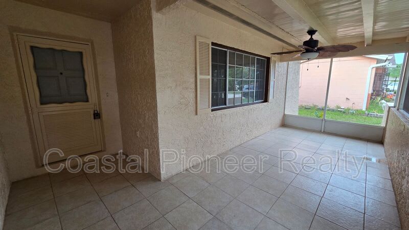 4817 Cypress Tree Dr – photo 4