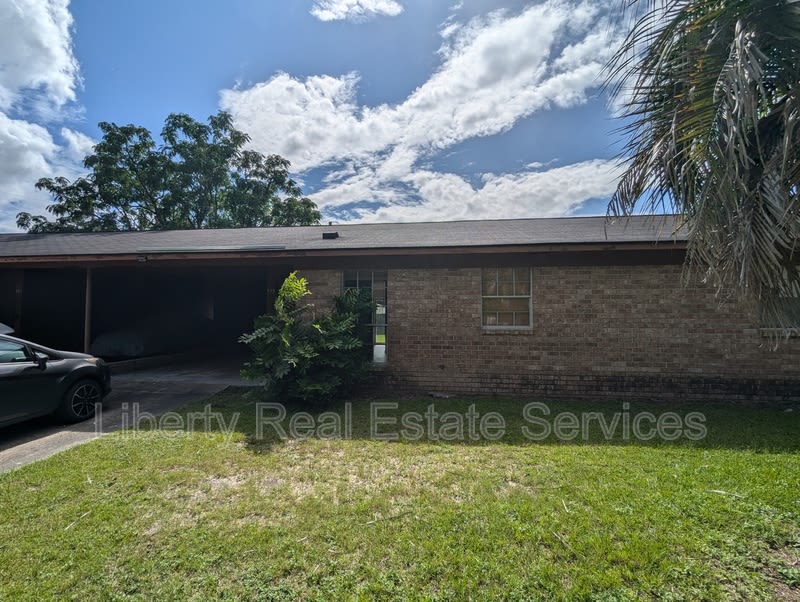 979 Live Oak Dr – photo 2