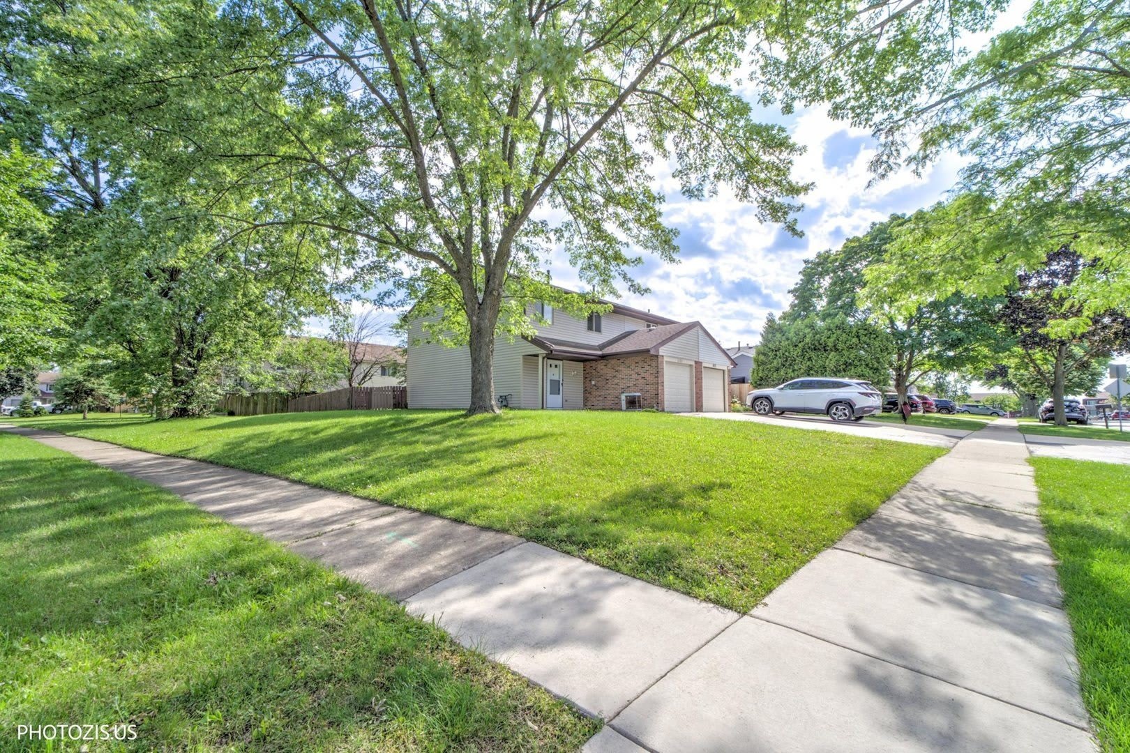 1405 Merrimac Lane N – photo 3