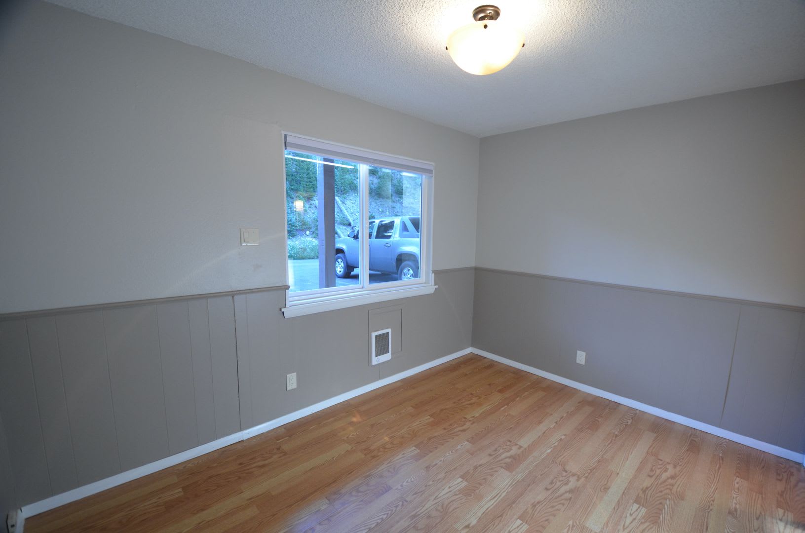 Unfurnished, 10 minutes from Downtown Breck! In Unit Washer and Dryer! – photo 2