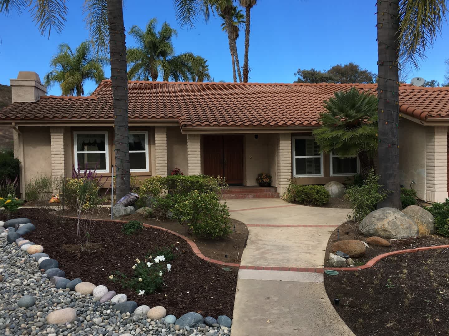 Spacious Four Bedroom House in Escondido! – photo 1