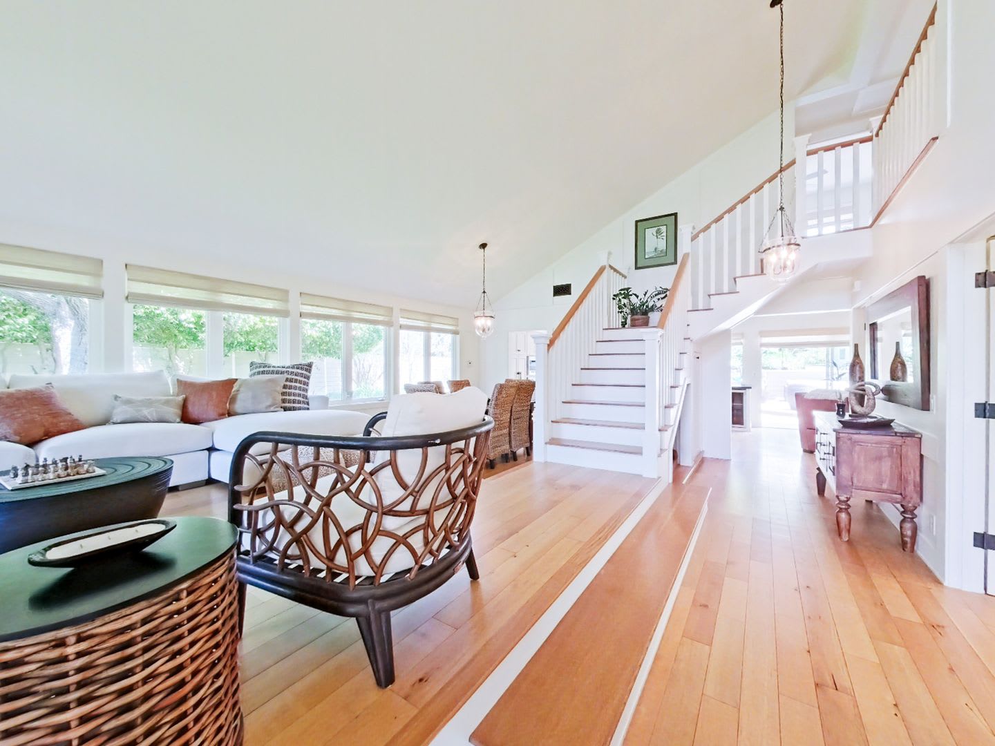Long / Short term FURNISHED rental – photo 3