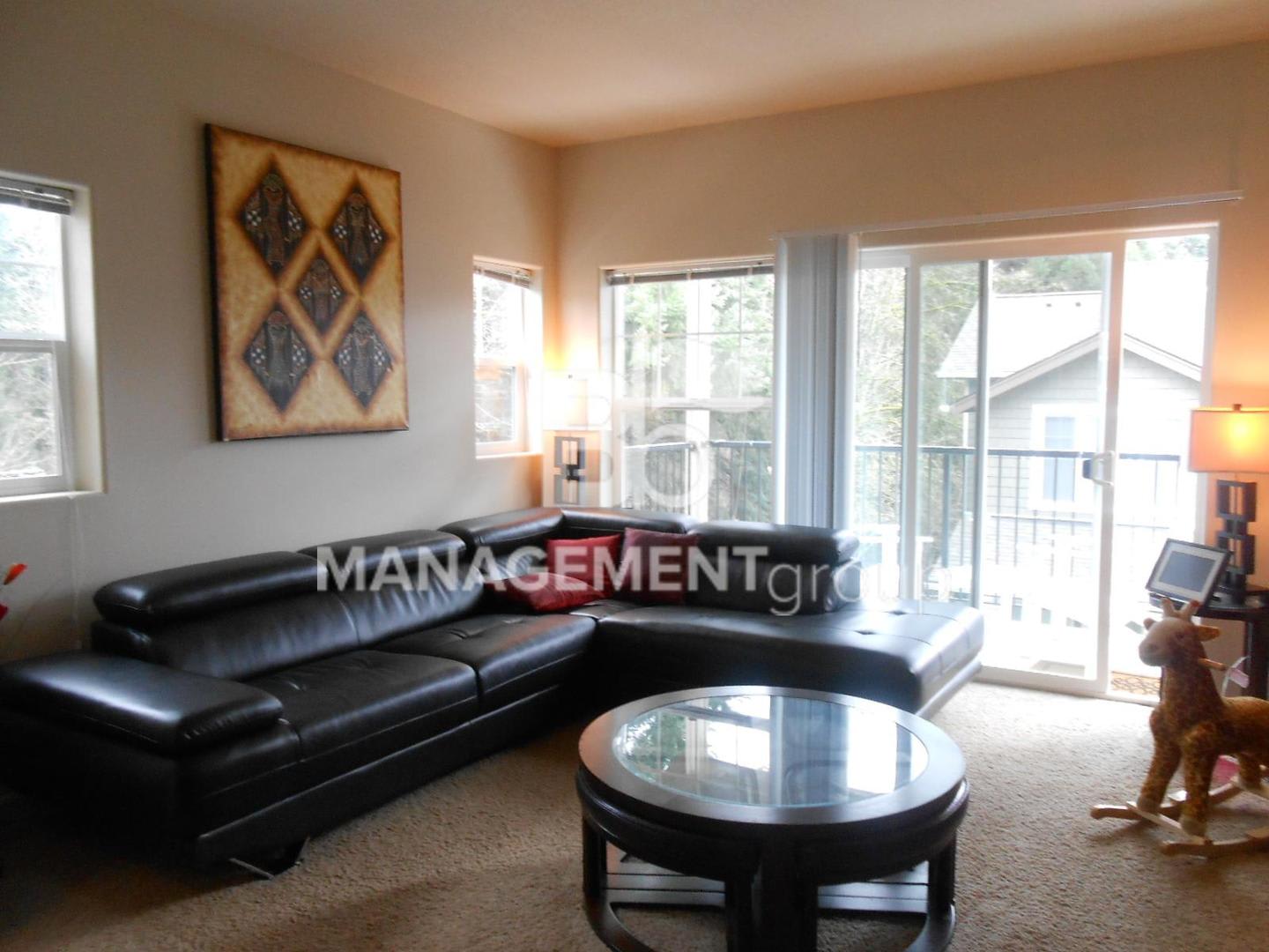 Beautiful Townhome Located In Nw Portland S Timberland Community – photo 4