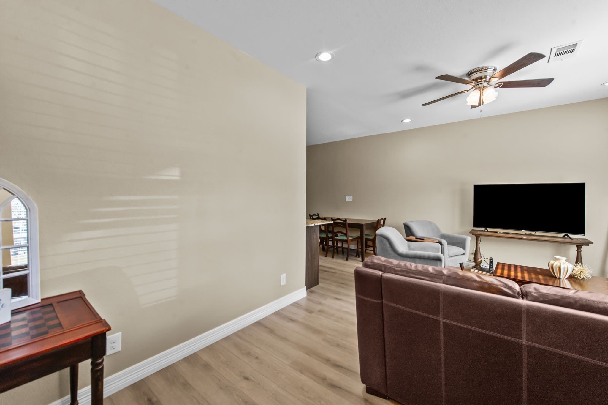 613 W Elm Street – photo 4