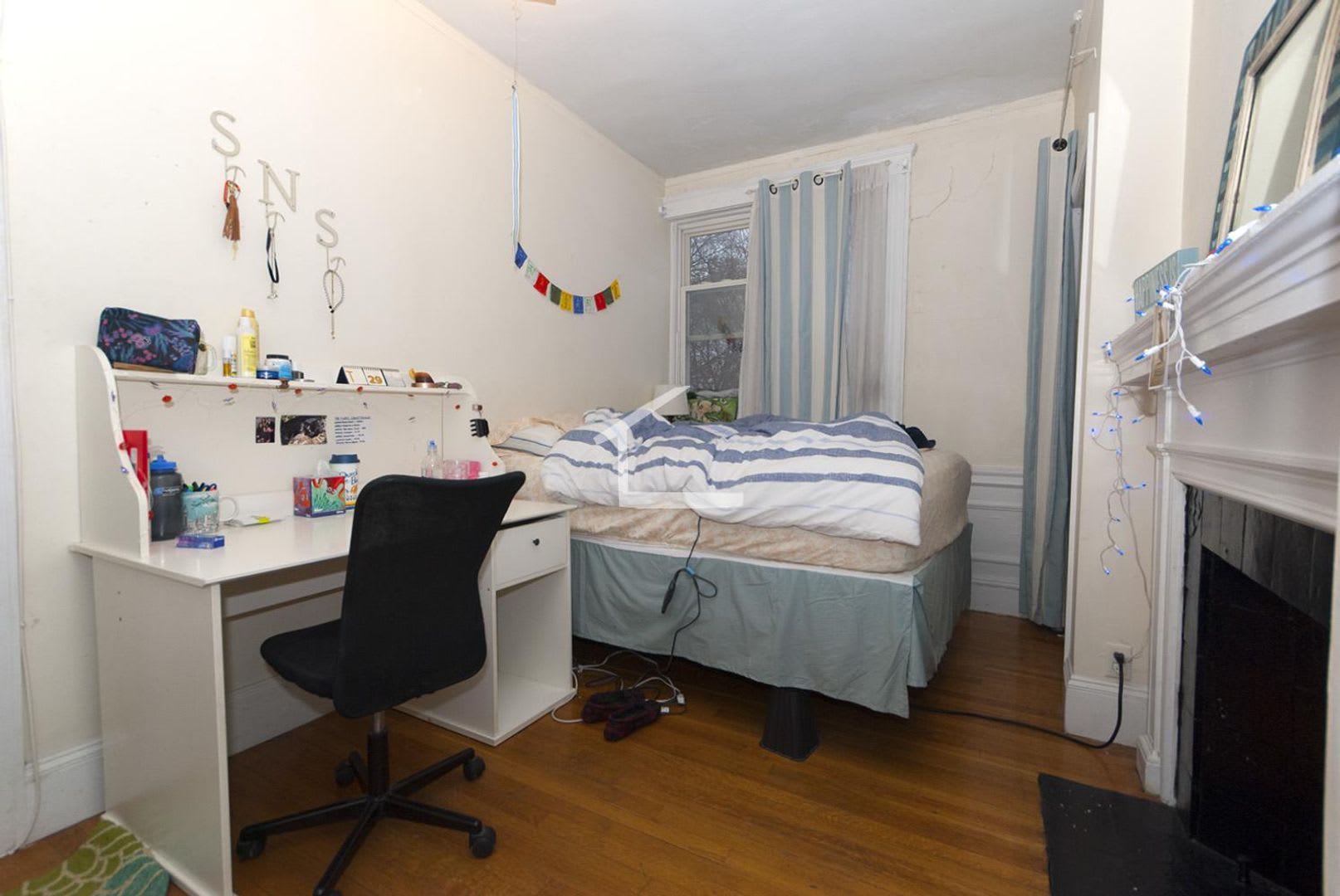 Charming 4 Bedroom -No Broker Fee – photo 3