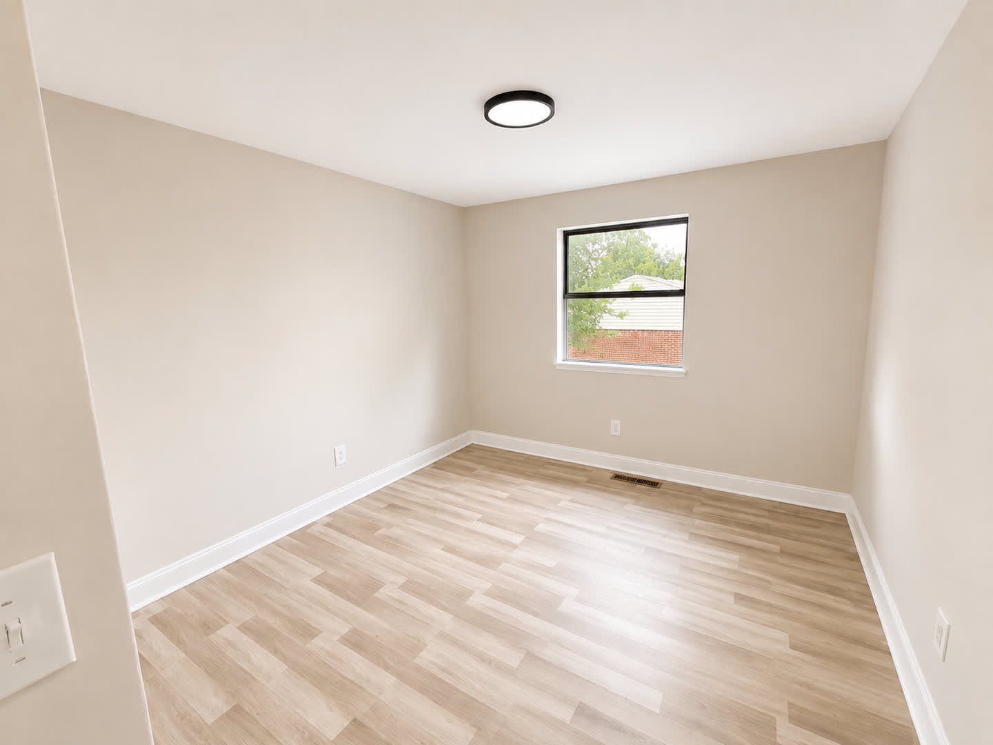 Newly Renovated 4BR Home on Spacious Corner Lot with 2-Car Garage – photo 5