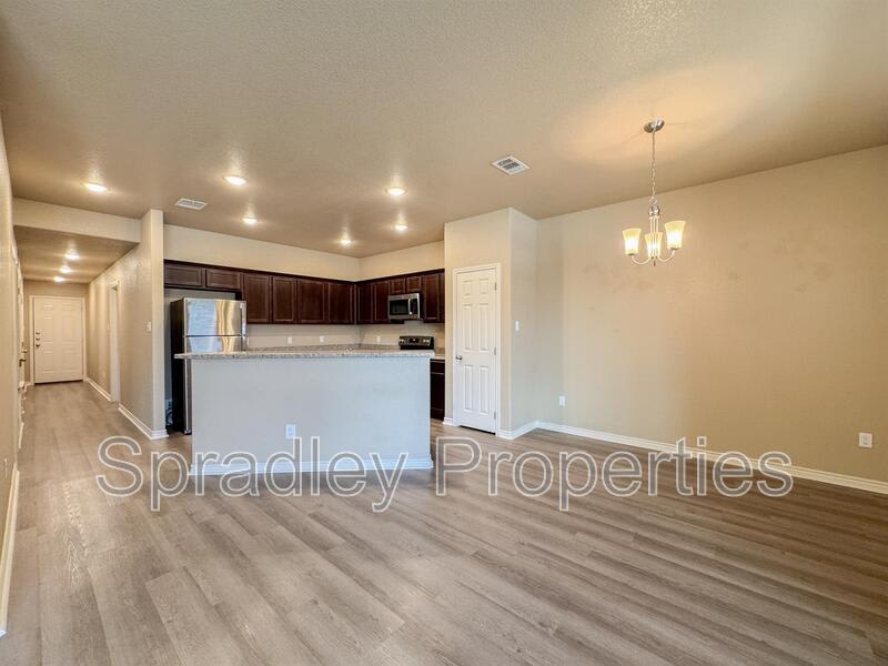 943 Laila Ln – photo 3