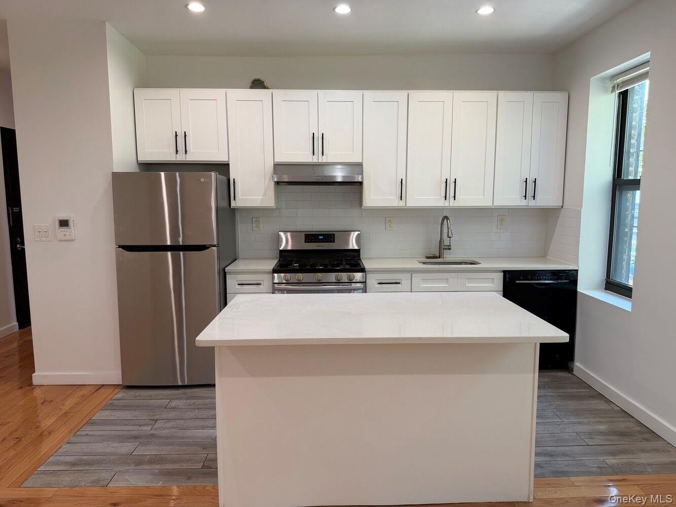 906 GERARD Avenue – photo 3