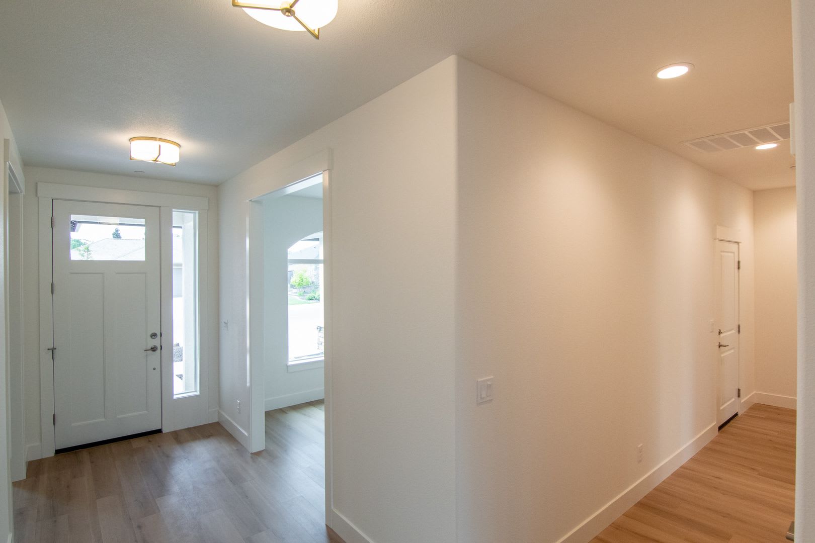 500 Move In Special Off First Months Rent – photo 4
