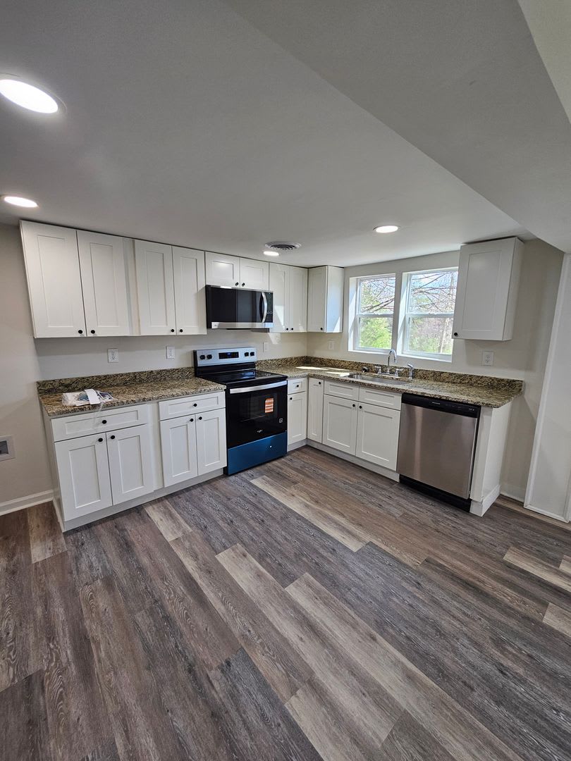 3-Bedroom 2 Bath, 2-story home ready for you to call home with move in special pricing! – photo 3