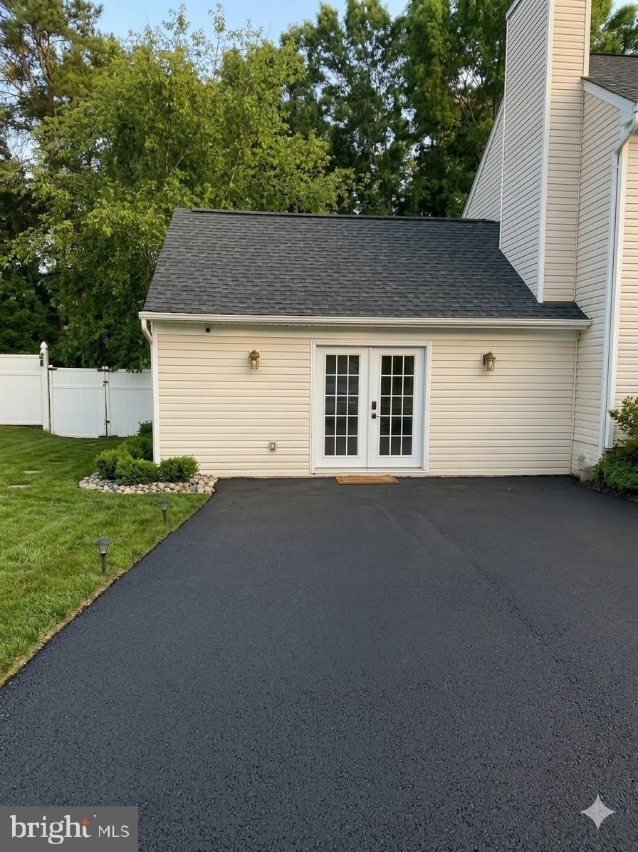 10718 WELLINGTON Street – photo 2