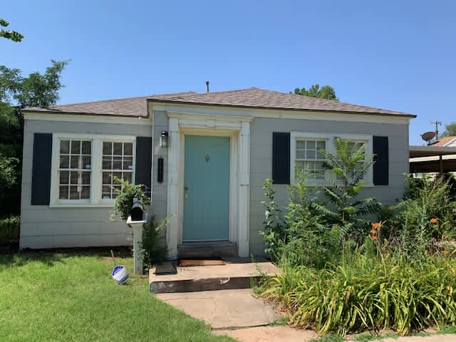 2411 30Th St – photo 2