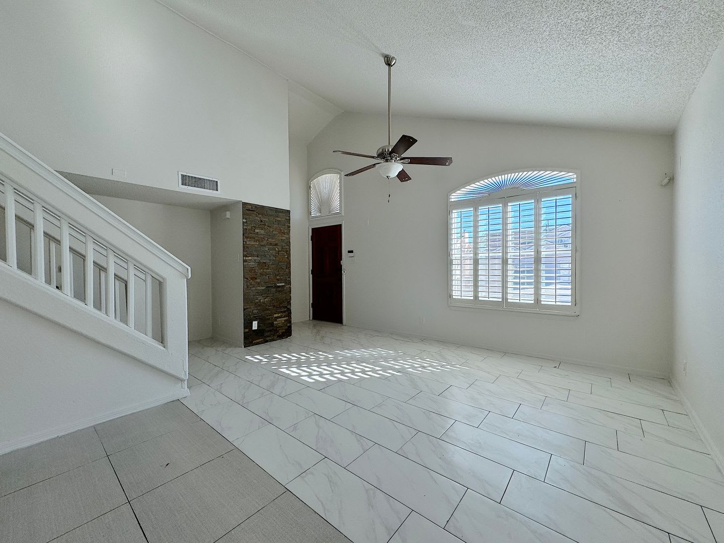 Northeast El Paso 3 Bed Refrig A/C – photo 3