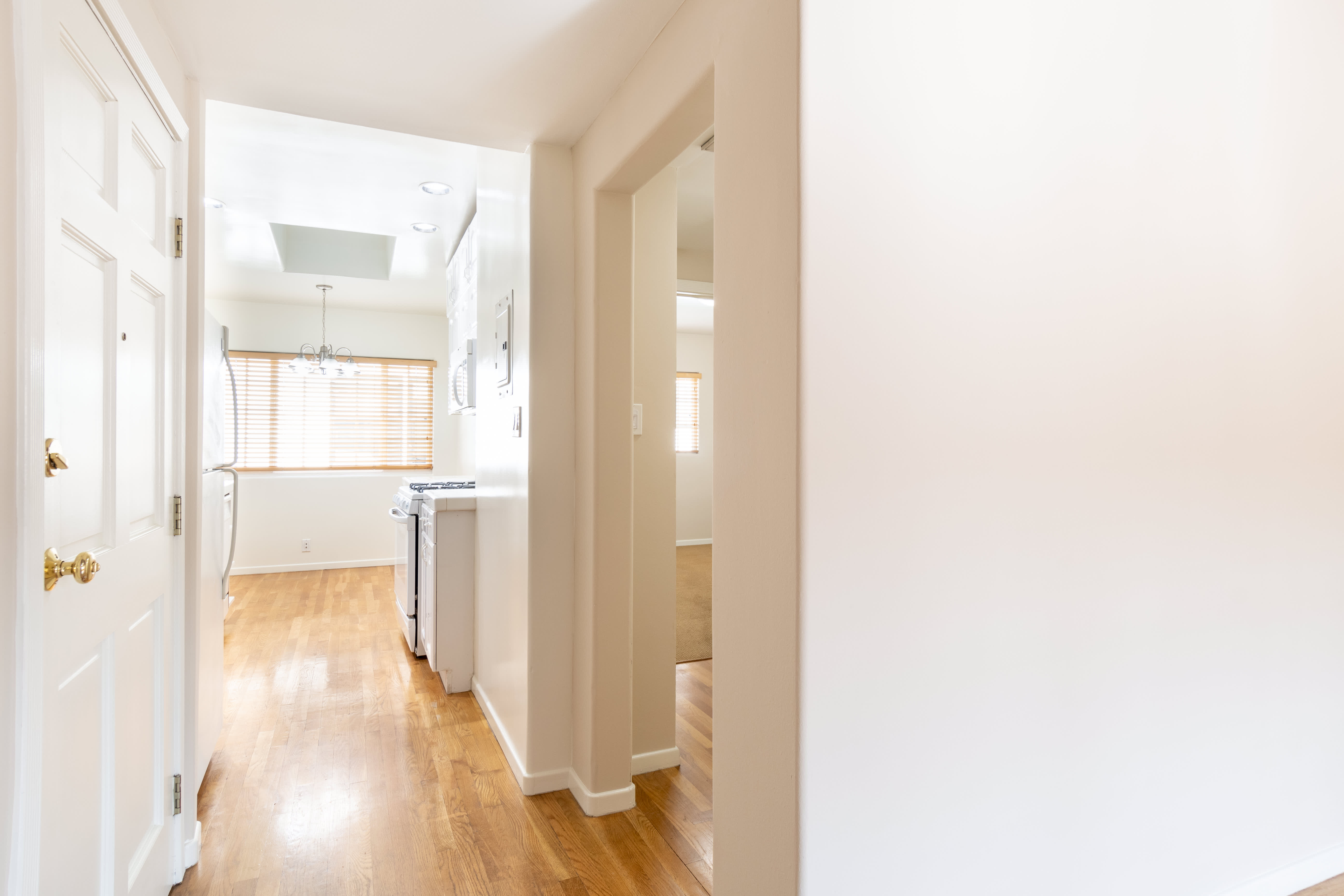 11669 Mayfield Avenue – photo 2