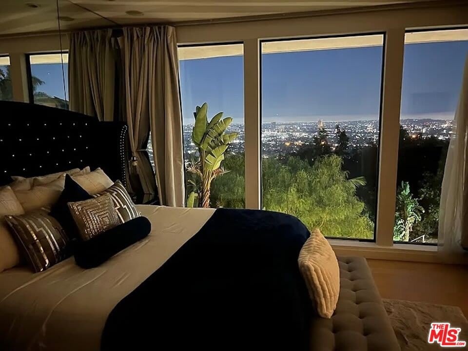 8380 HOLLYWOOD – photo 3