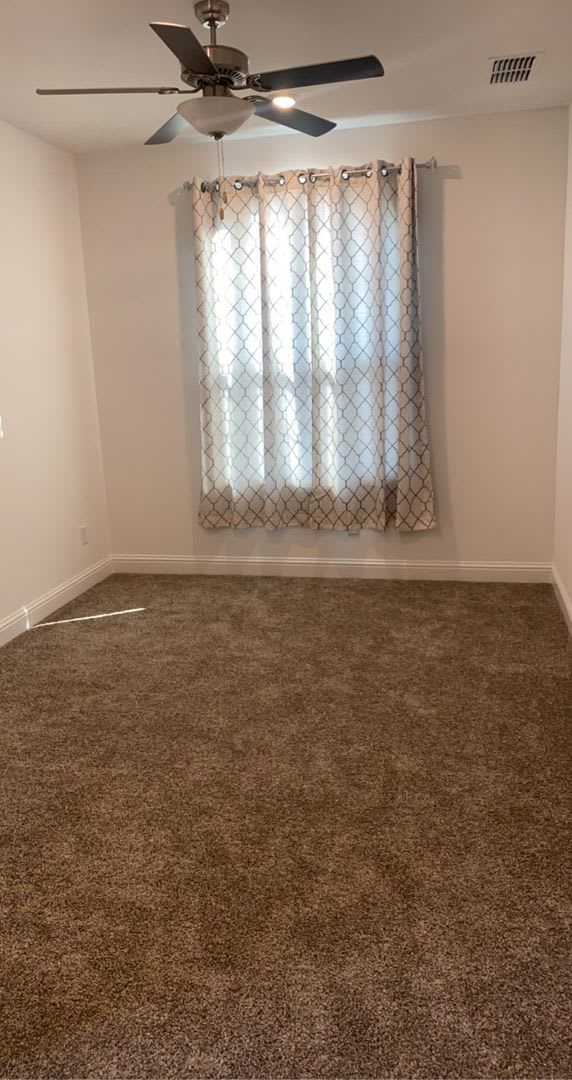 Beautiful New Build Home in Shafter – photo 5