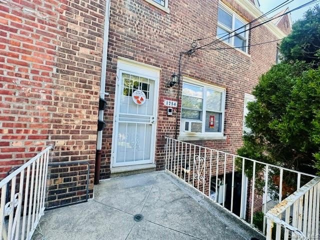 1754 Seminole Avenue – photo 2